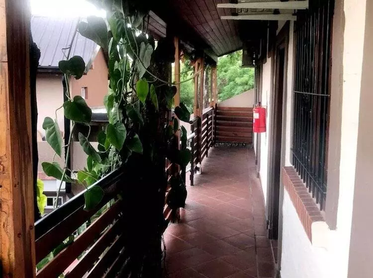 Hotelli Ambay Suites & Dorms