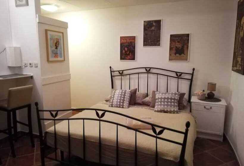 Hotel Axis City Center