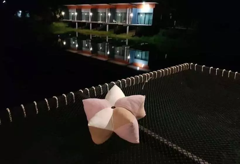 هتل Baan Suan San Rak