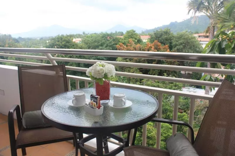 ホテル Centtro Residences