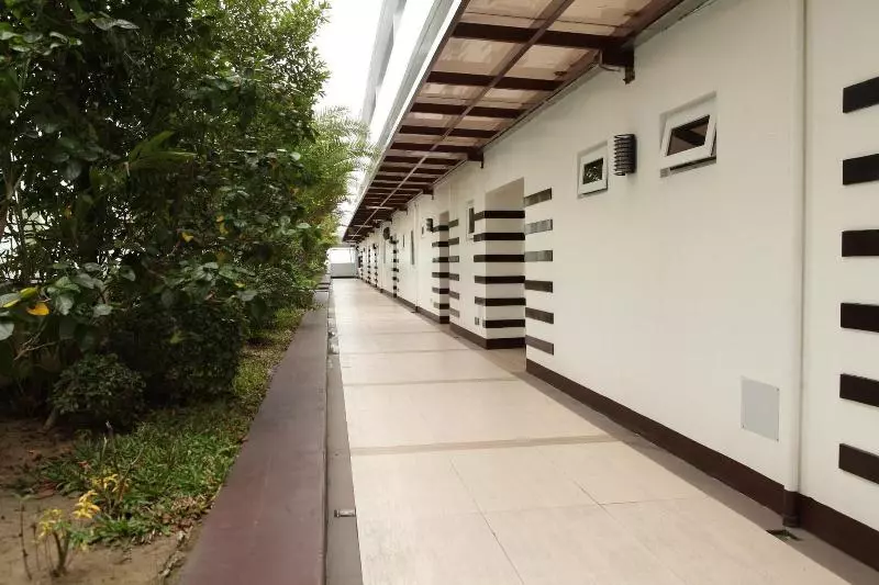 ホテル Centtro Residences