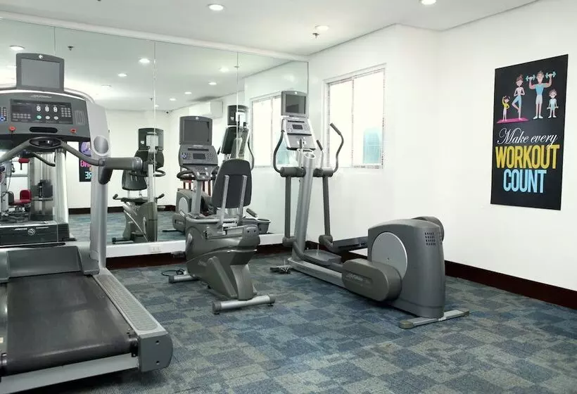 ホテル Centtro Residences