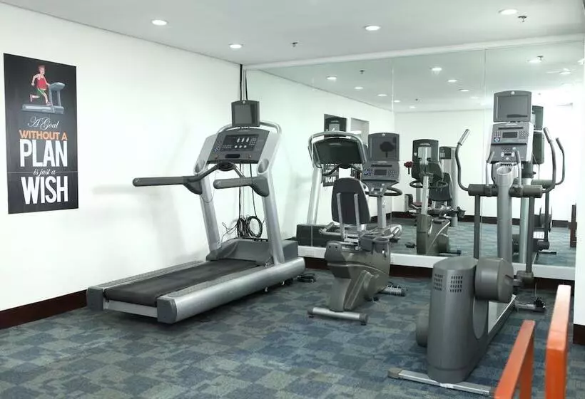 ホテル Centtro Residences