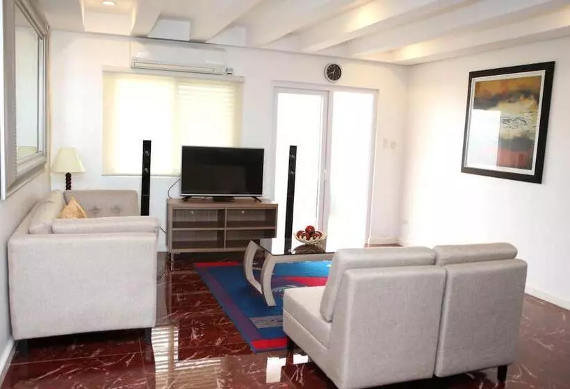 ホテル Centtro Residences