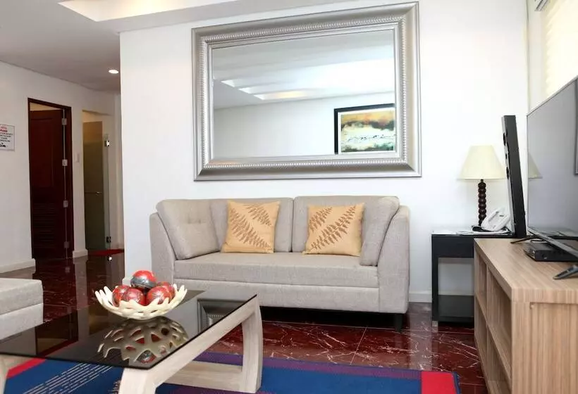 ホテル Centtro Residences