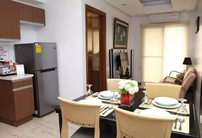 ホテル Centtro Residences