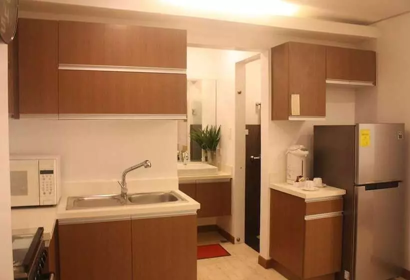 ホテル Centtro Residences