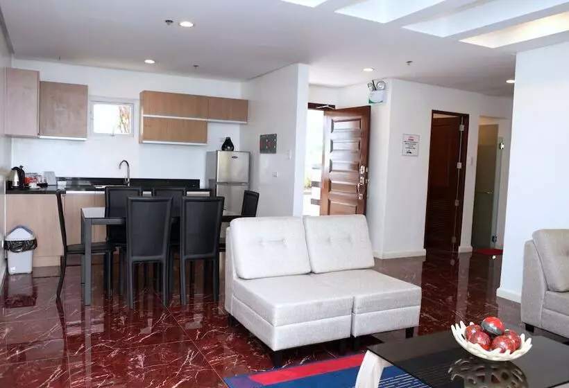 ホテル Centtro Residences