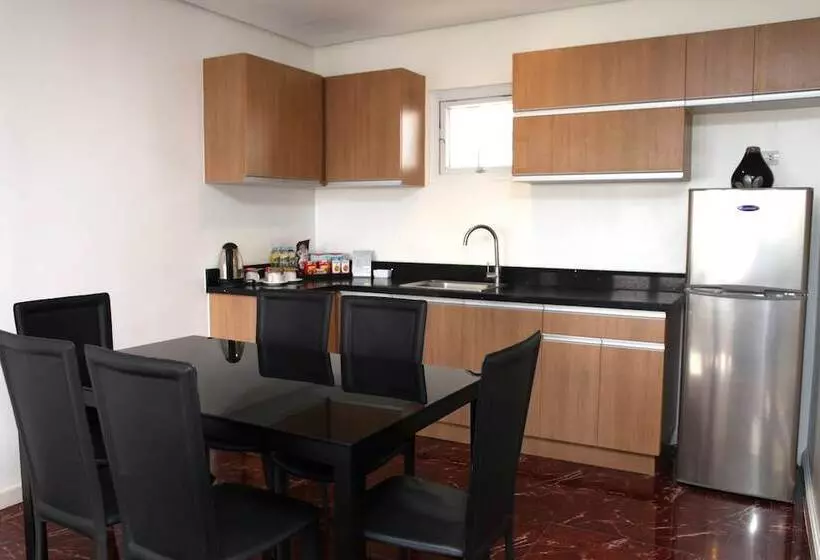 ホテル Centtro Residences