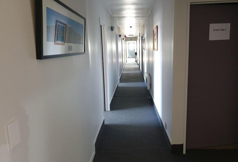 בית מלון כפרי Manowhenua Lodge Hostel