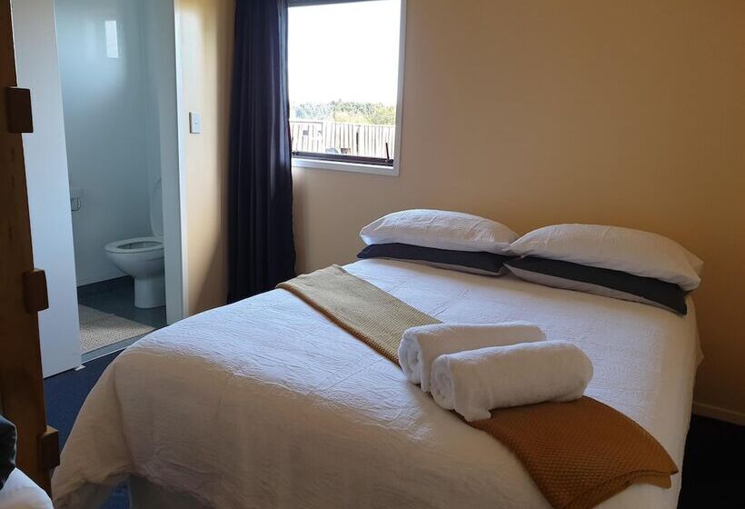 בית מלון כפרי Manowhenua Lodge Hostel