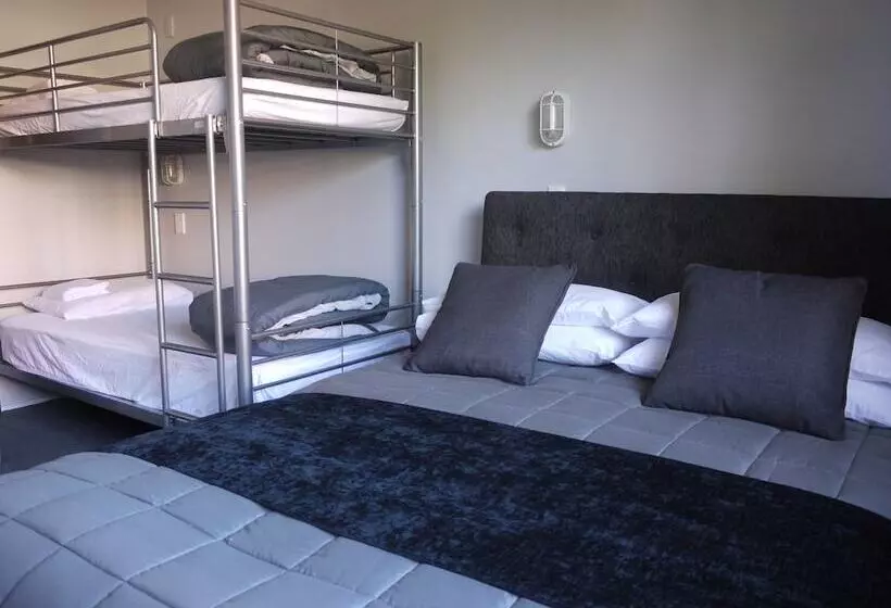 Hotelli Manowhenua Lodge   Hostel