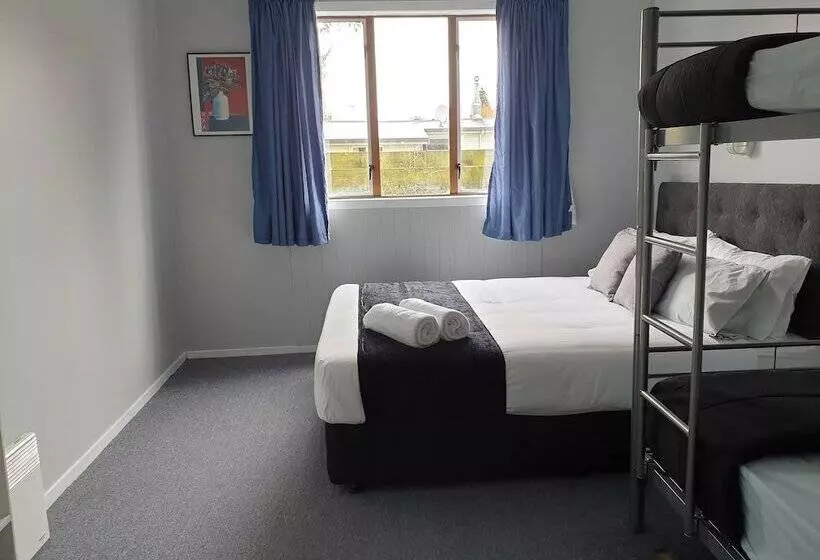 Hotelli Manowhenua Lodge   Hostel