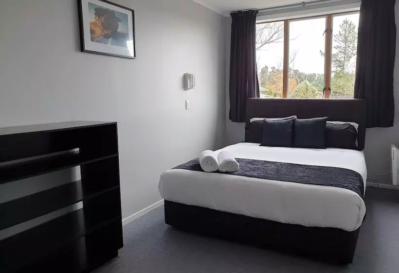 Hotelli Manowhenua Lodge   Hostel