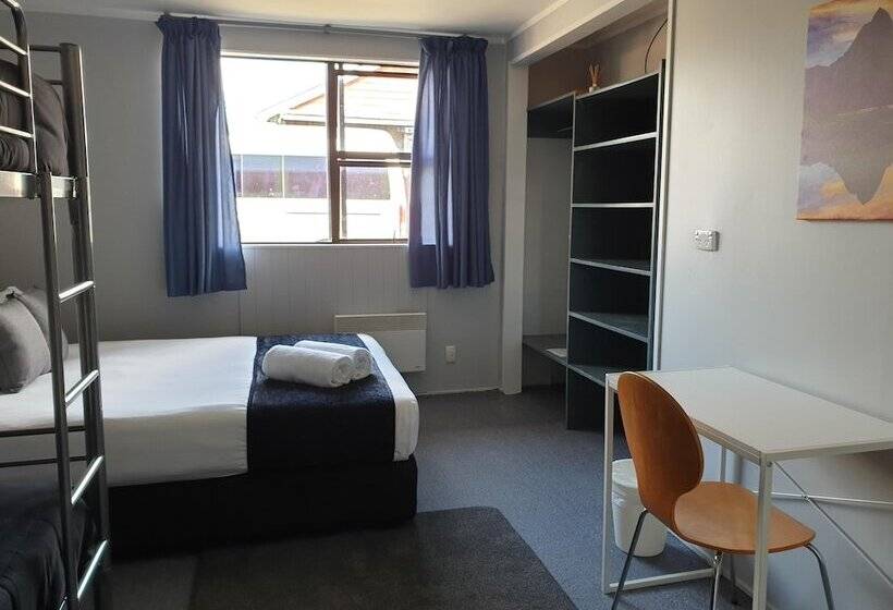 בית מלון כפרי Manowhenua Lodge Hostel