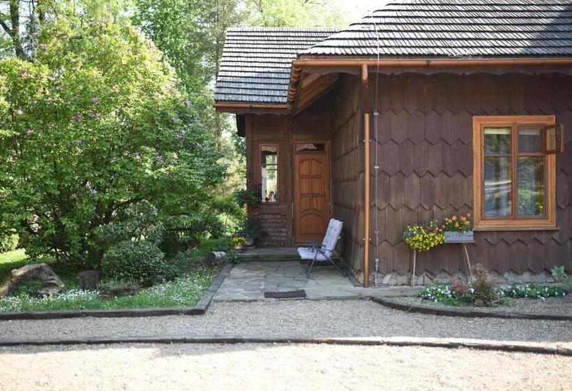 فندق Dwor Trzesniow