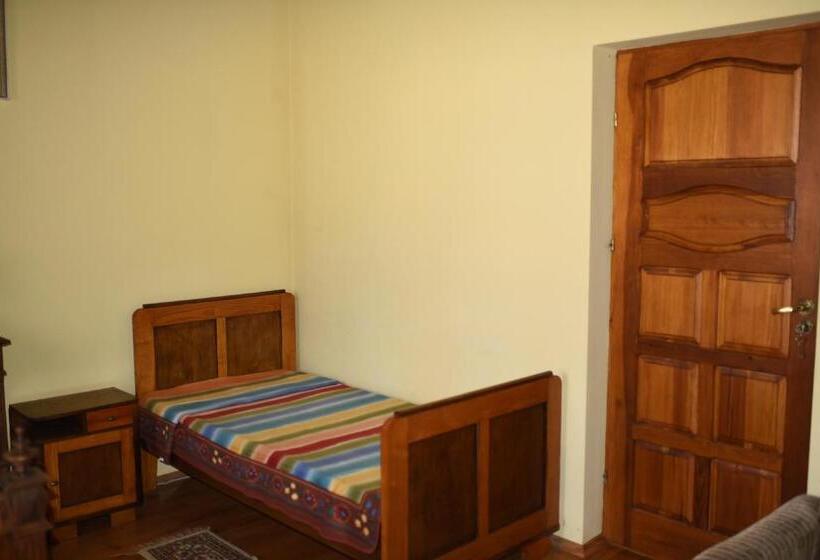 فندق Dwor Trzesniow