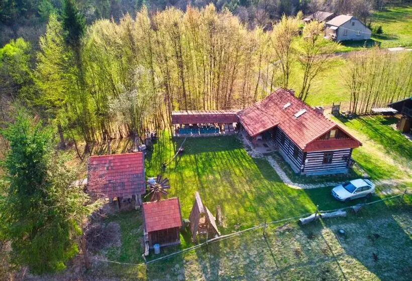 ホテル Gospodarstwo Agroturystyczne Paryja