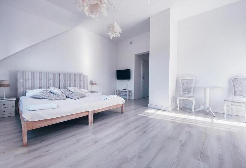 בית מלון כפרי Piławski Dwór