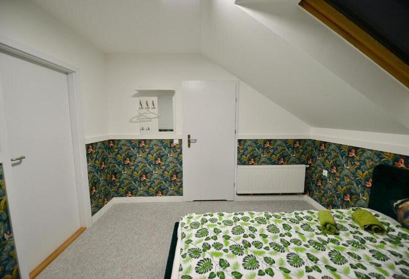 Отель Pokoje Gościnne U Klimosza