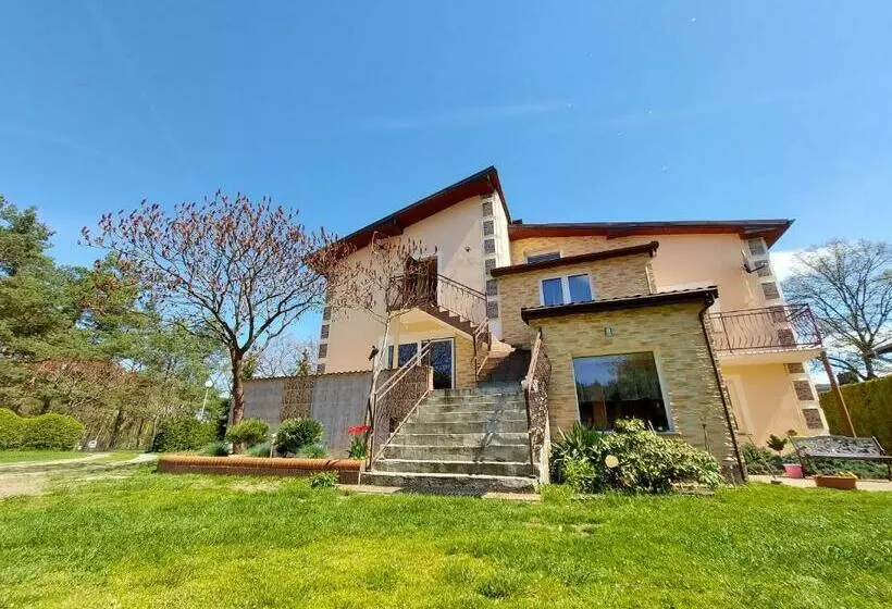 Pensjonat U żółtego   Przełazy Lubuskie 1,d