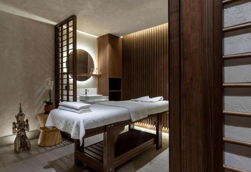 Radisson Blu Hotel, Kas