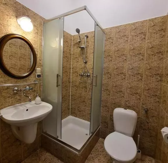 Retkeilymaja Sukiennice Międzylesie