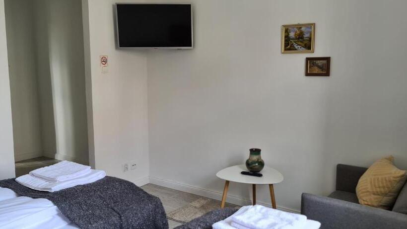 הוסטל Sukiennice Międzylesie