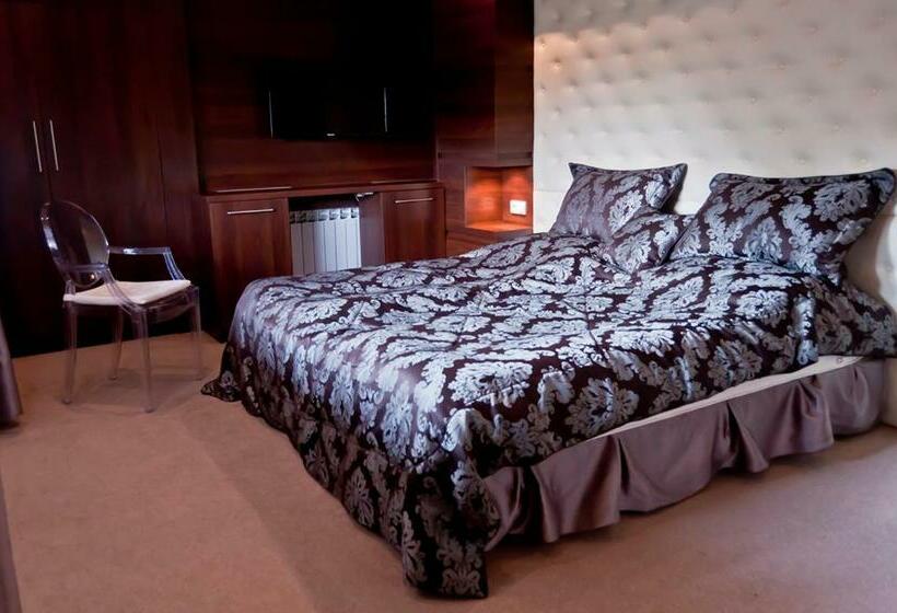 فندق صغير Zajazd Tumidaj