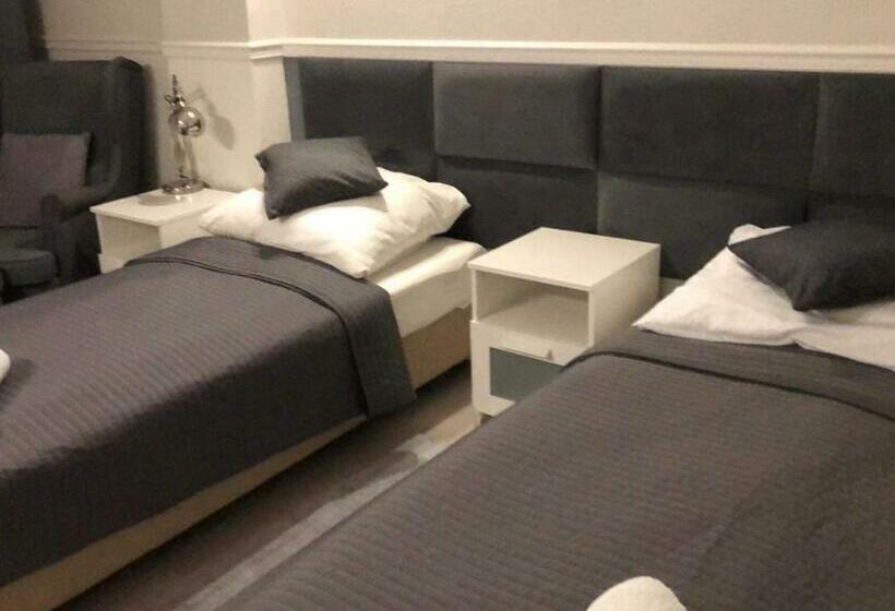 فندق صغير Zajazd Tumidaj