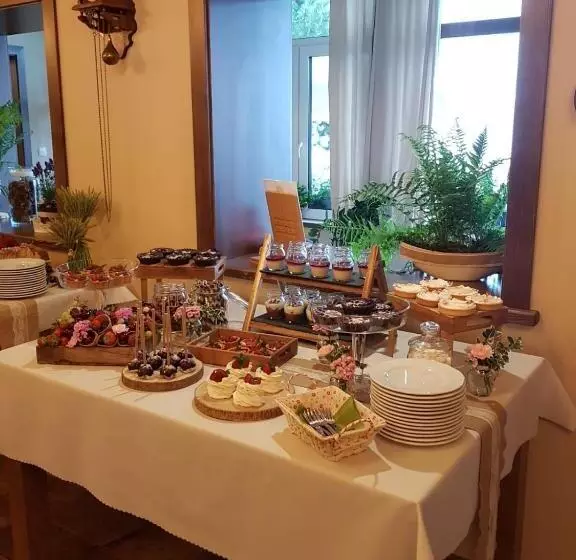 Aamiaismajoitus (B&B) Bacówka Na Zadzielu