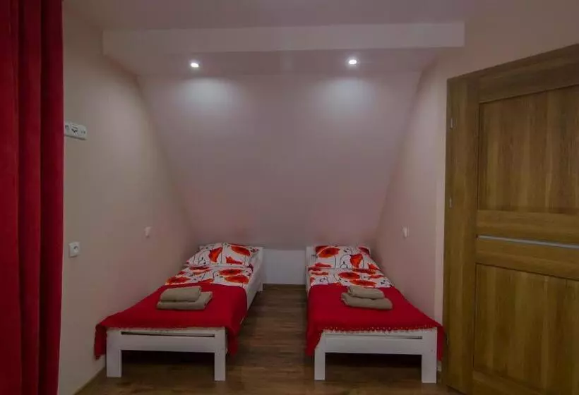 Aamiaismajoitus (B&B) Bacówka Na Zadzielu