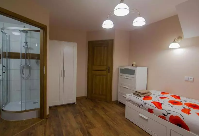 Aamiaismajoitus (B&B) Bacówka Na Zadzielu