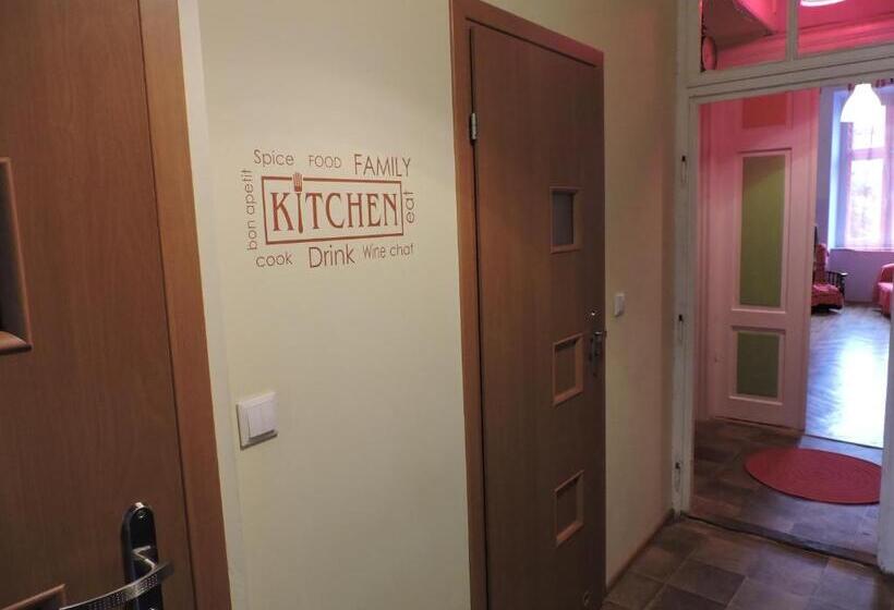 Hostel Centrum Sabot