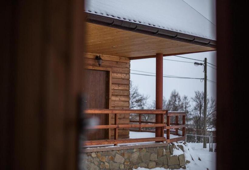 ホテル Agroturystyka Pawlikówka