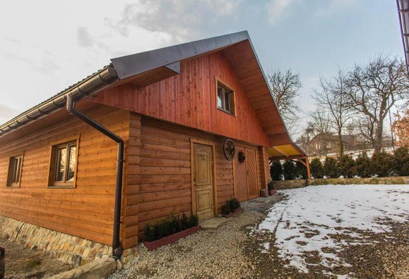 ホテル Agroturystyka Pawlikówka