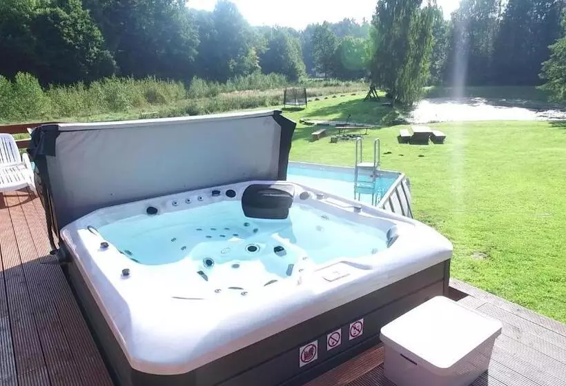 ホテル Mana Village   Jacuzzi & Sauna