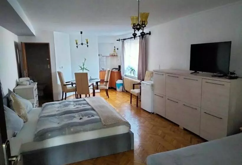 Hotelli Pod Piramidą