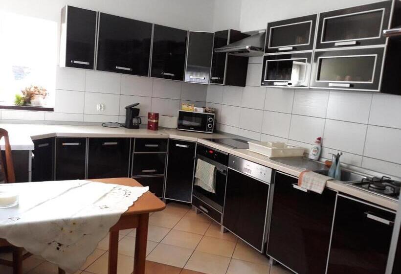 فندق Pod Piramidą