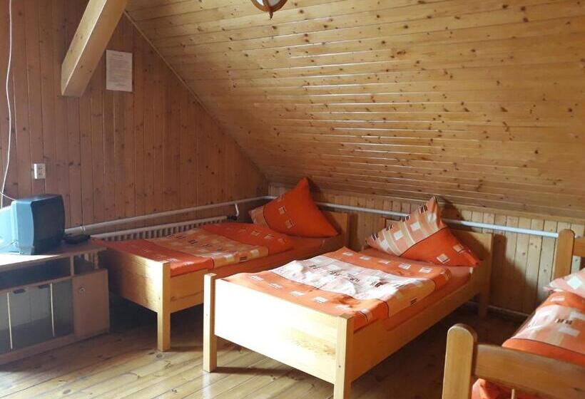 فندق Pod Piramidą