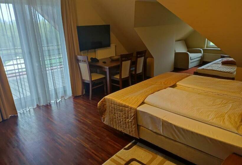 פנסיון Dworek Dąbrowa