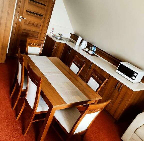 פנסיון Dworek Dąbrowa