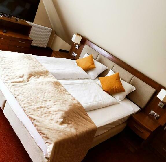 פנסיון Dworek Dąbrowa