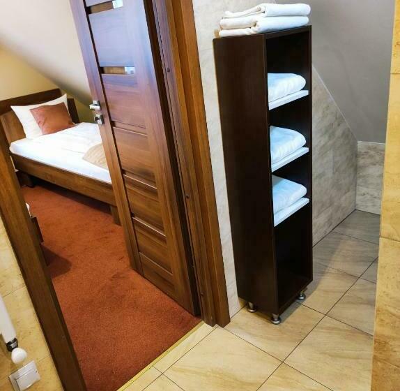 פנסיון Dworek Dąbrowa