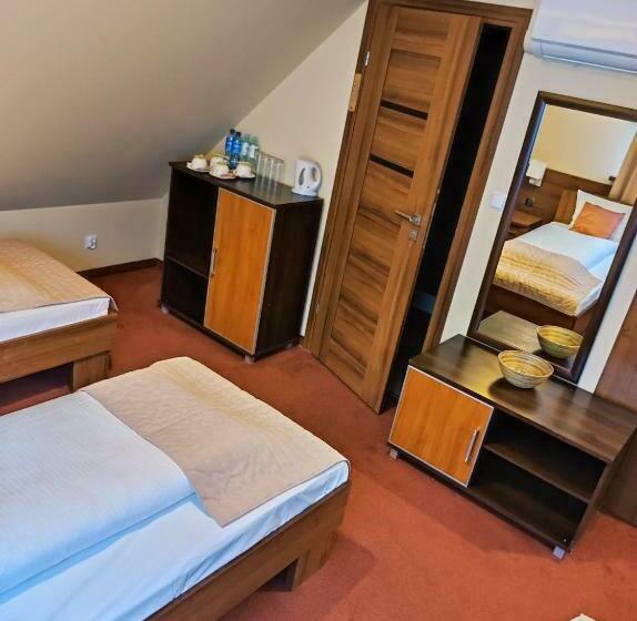 פנסיון Dworek Dąbrowa