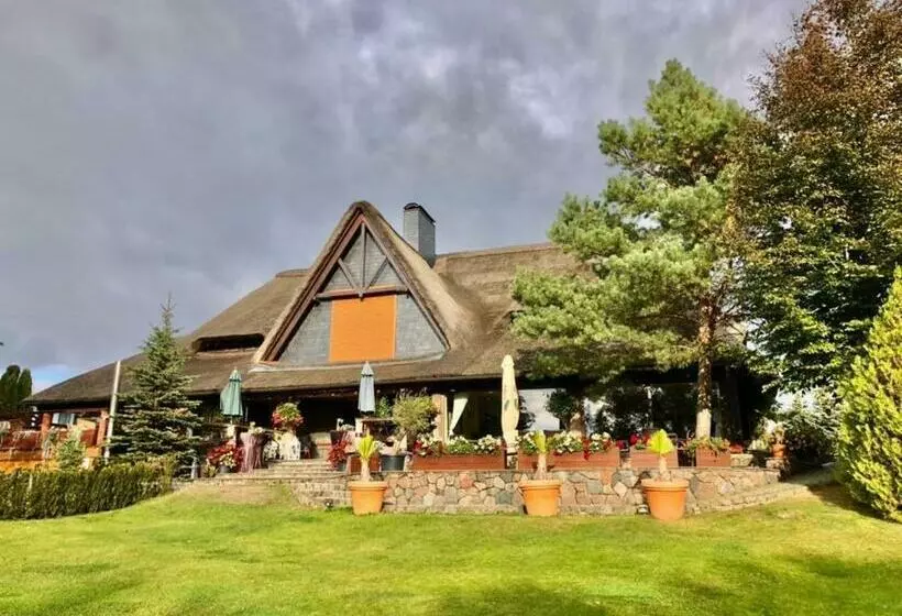 Lomakeskus Dom Wypoczynkowy Pod Strzechą W Giewartowie