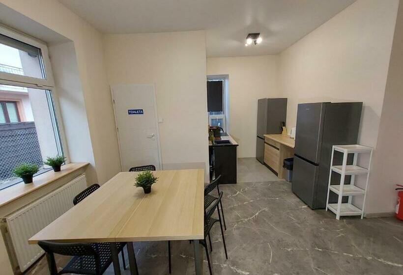 הוסטל Noclegi Słodki Sen 2