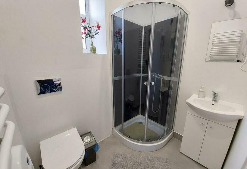 הוסטל Noclegi Słodki Sen 2