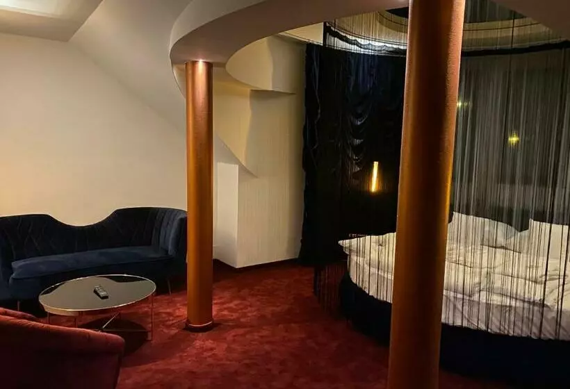 Retkeilymaja Zajazd Chata Staropolska