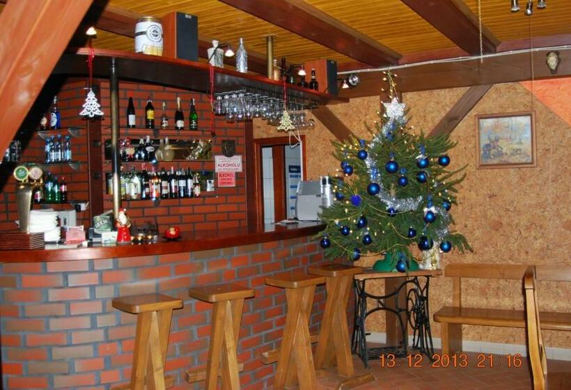 호스텔 Zajazd I Restauracja Myśliwskie Zacisze